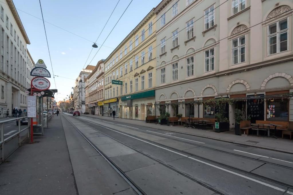 Ruhelage Im Zentrum Nahe Schottentor-Contactless Self-Check-In Viena Exterior foto